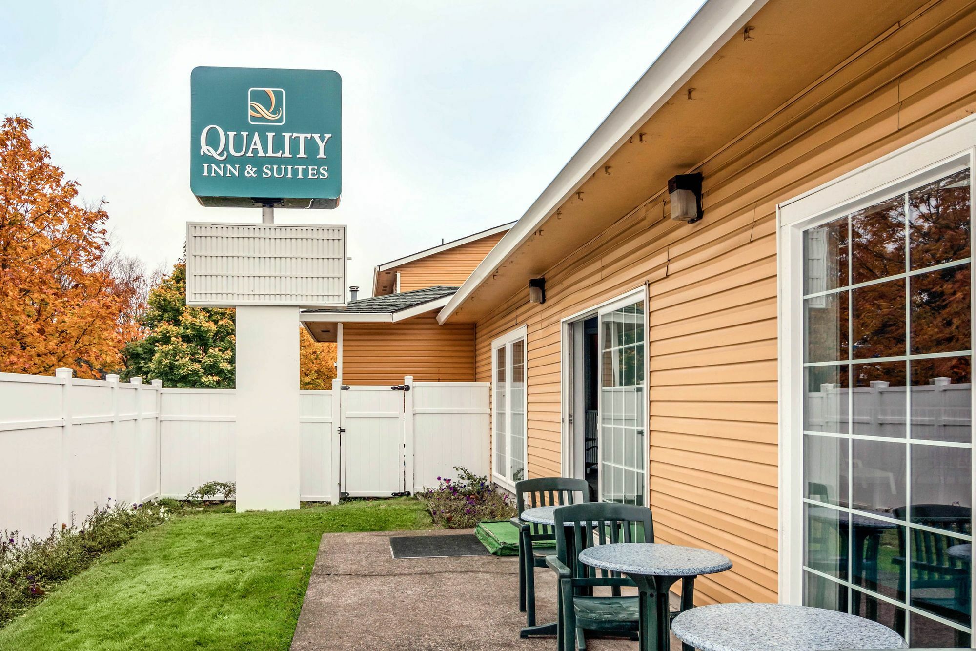 Quality Inn & Suites Albany Exterior foto